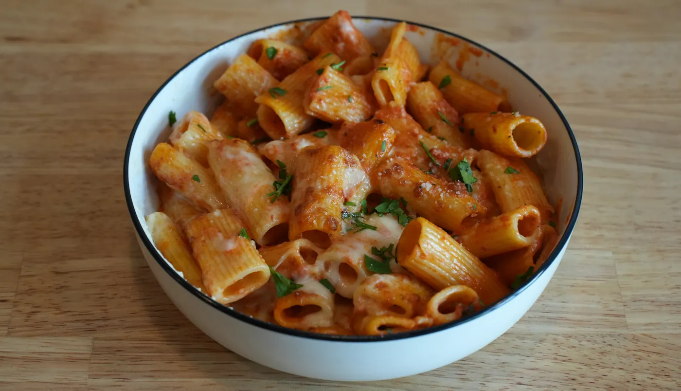 Baked rigatoni with ricotta and marinara